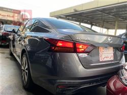 نيسان ألتيما